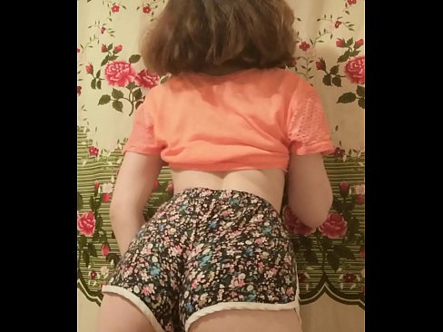 ❤️ Szexi fiatal csaj vetkőzteti le a rövidnadrágját a kamera előtt. Szex videó at hu.yespornpics-com.ru ☑