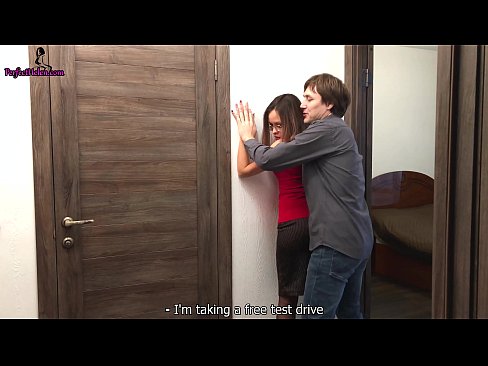 ❤️ Szexi ingatlanügynöknő érzékien kiveri a punciját és baszik, miközben eladja a lakását - Krempai Szex videó at hu.yespornpics-com.ru ☑